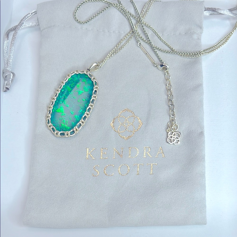 NWOT Kendra Scott Green Pendant Necklace